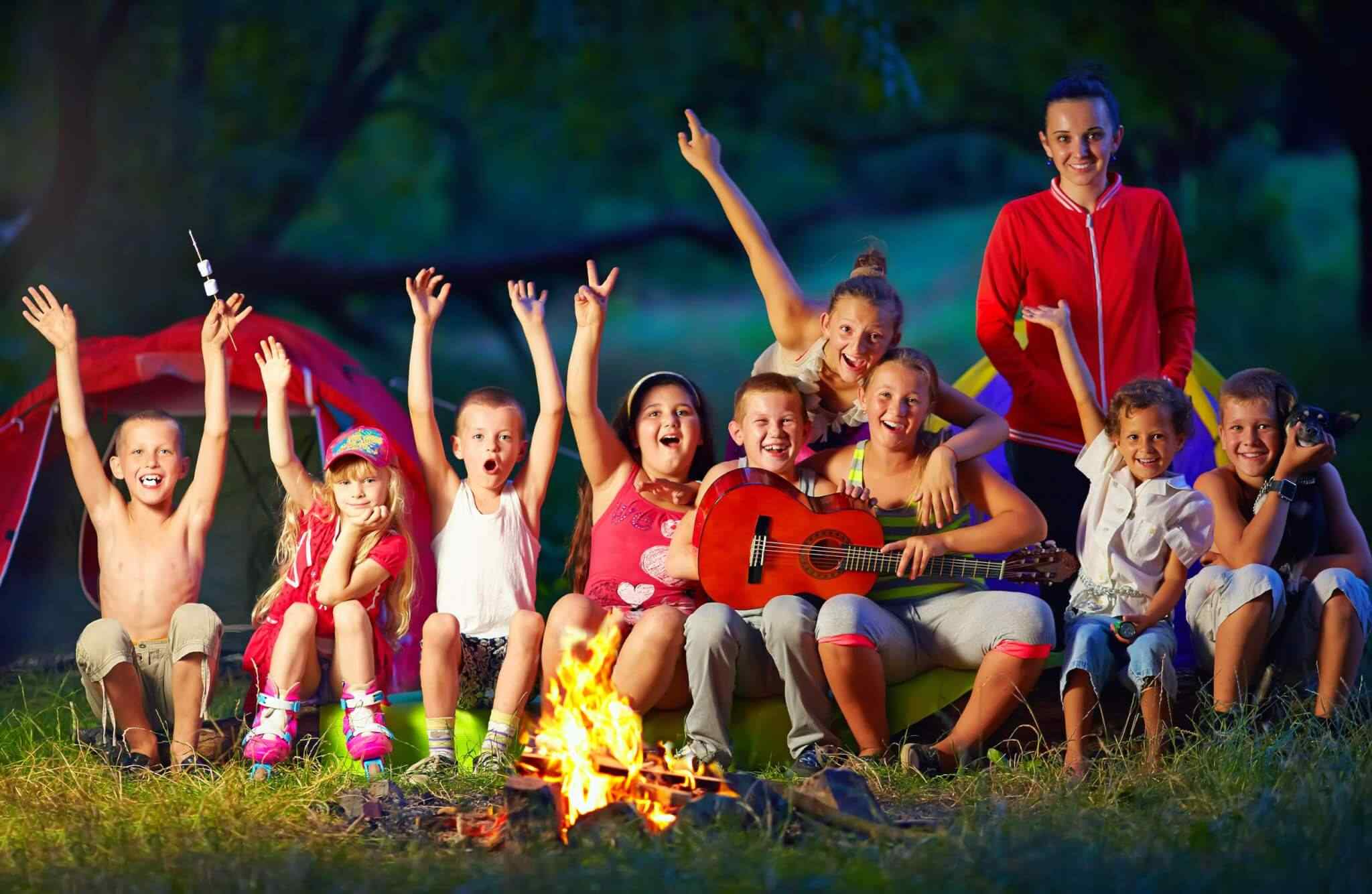 https://blucamp.it/wp-content/uploads/2016/11/Kids-club-image-01.jpg